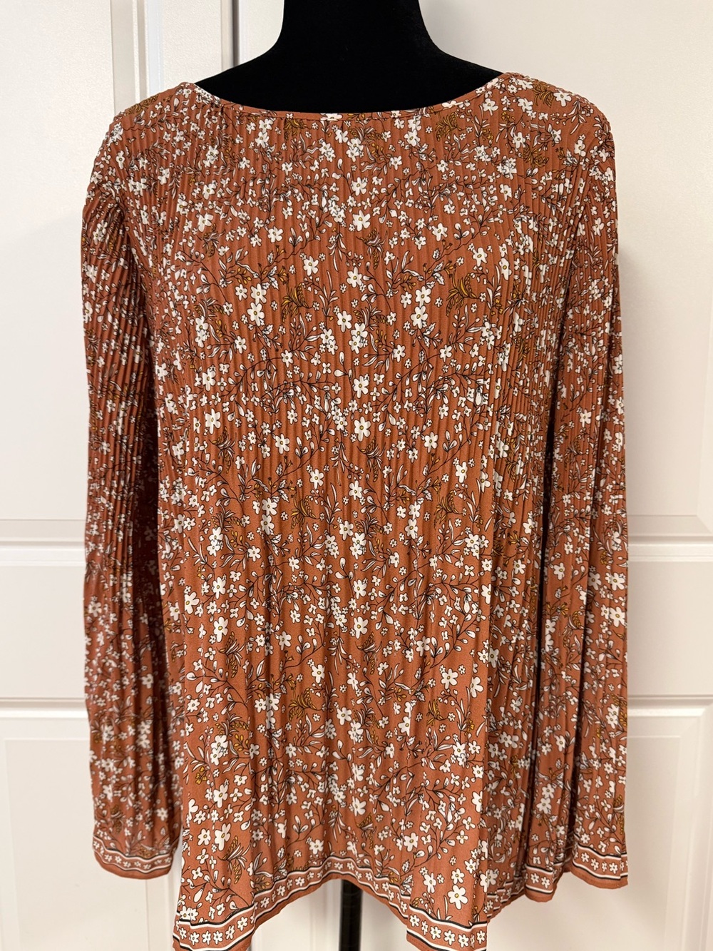 Max Studio Bell Sleeve Pleated Top